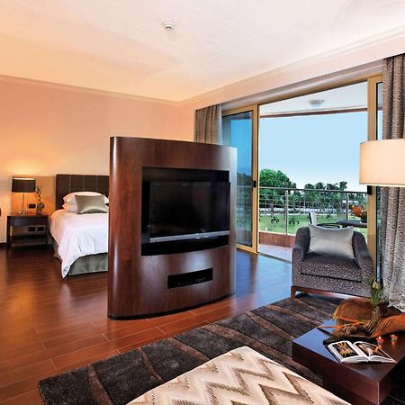 Moevenpick Ambassador Hotel Аккра Екстер'єр фото