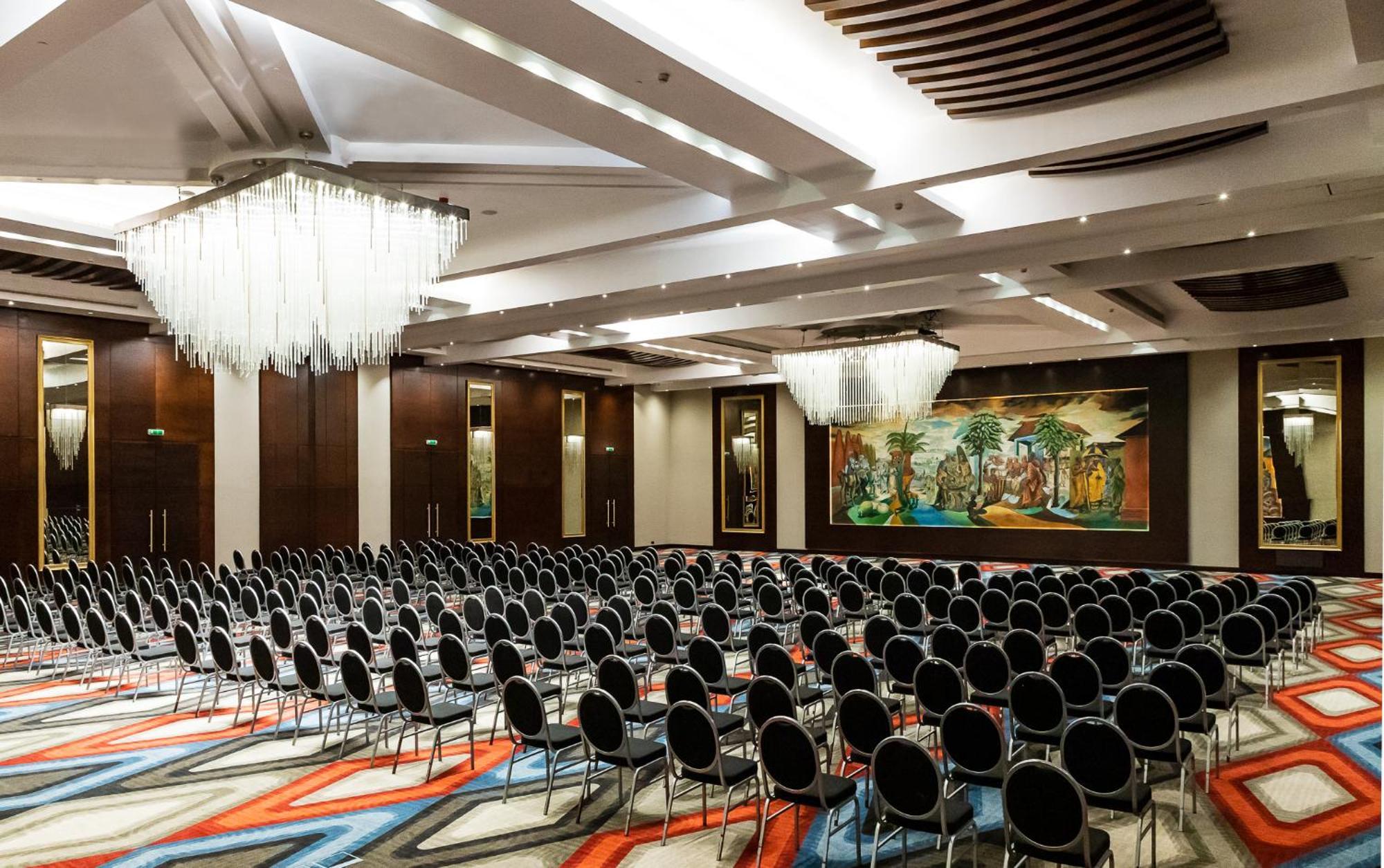 Moevenpick Ambassador Hotel Аккра Екстер'єр фото