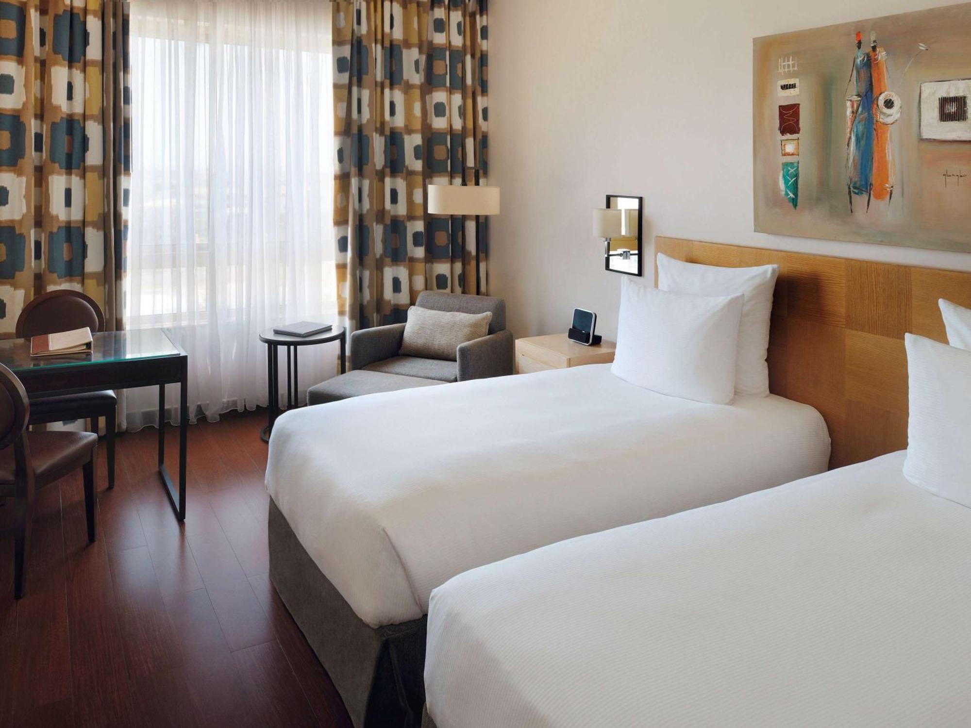 Moevenpick Ambassador Hotel Аккра Екстер'єр фото