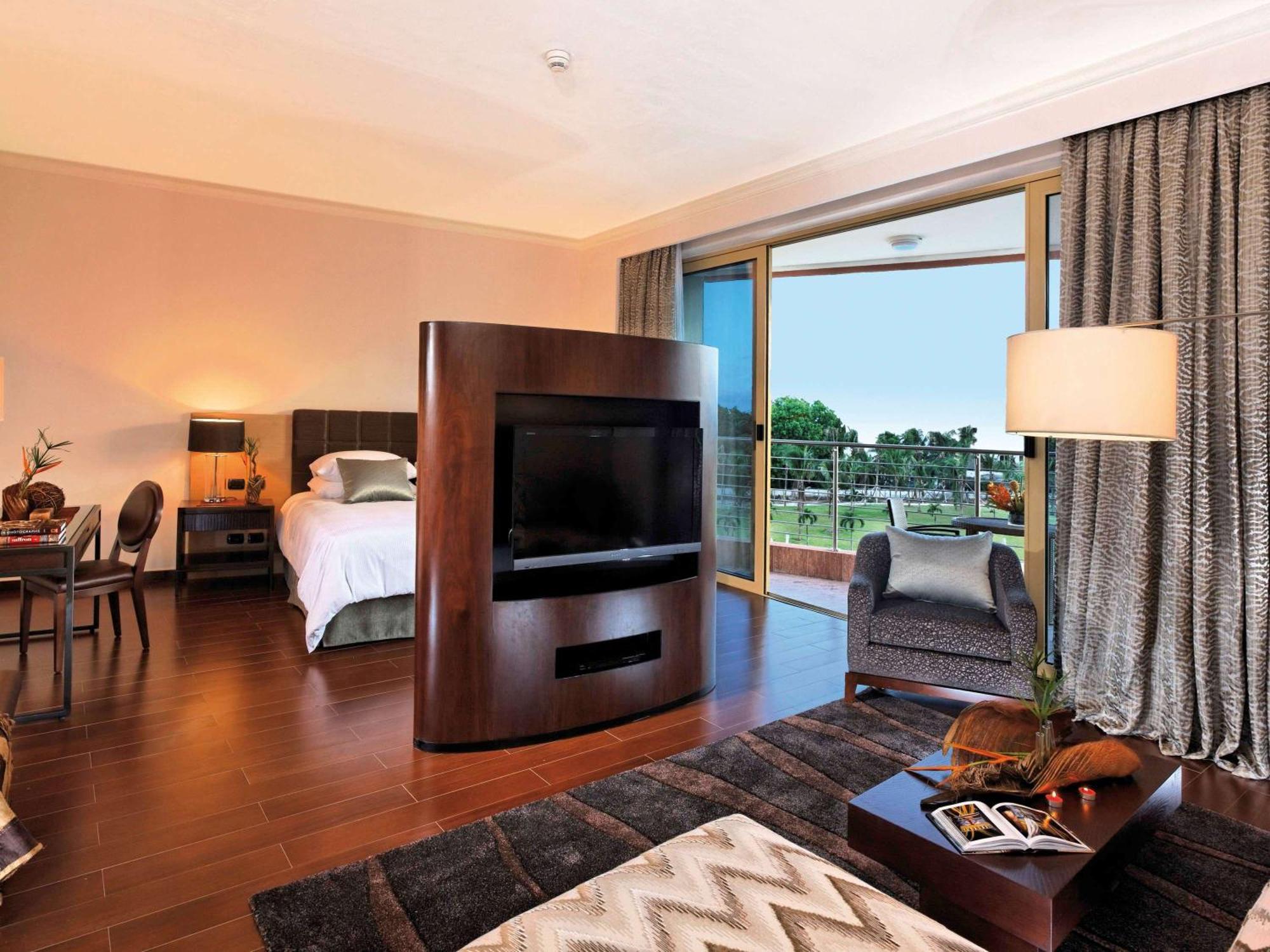 Moevenpick Ambassador Hotel Аккра Екстер'єр фото