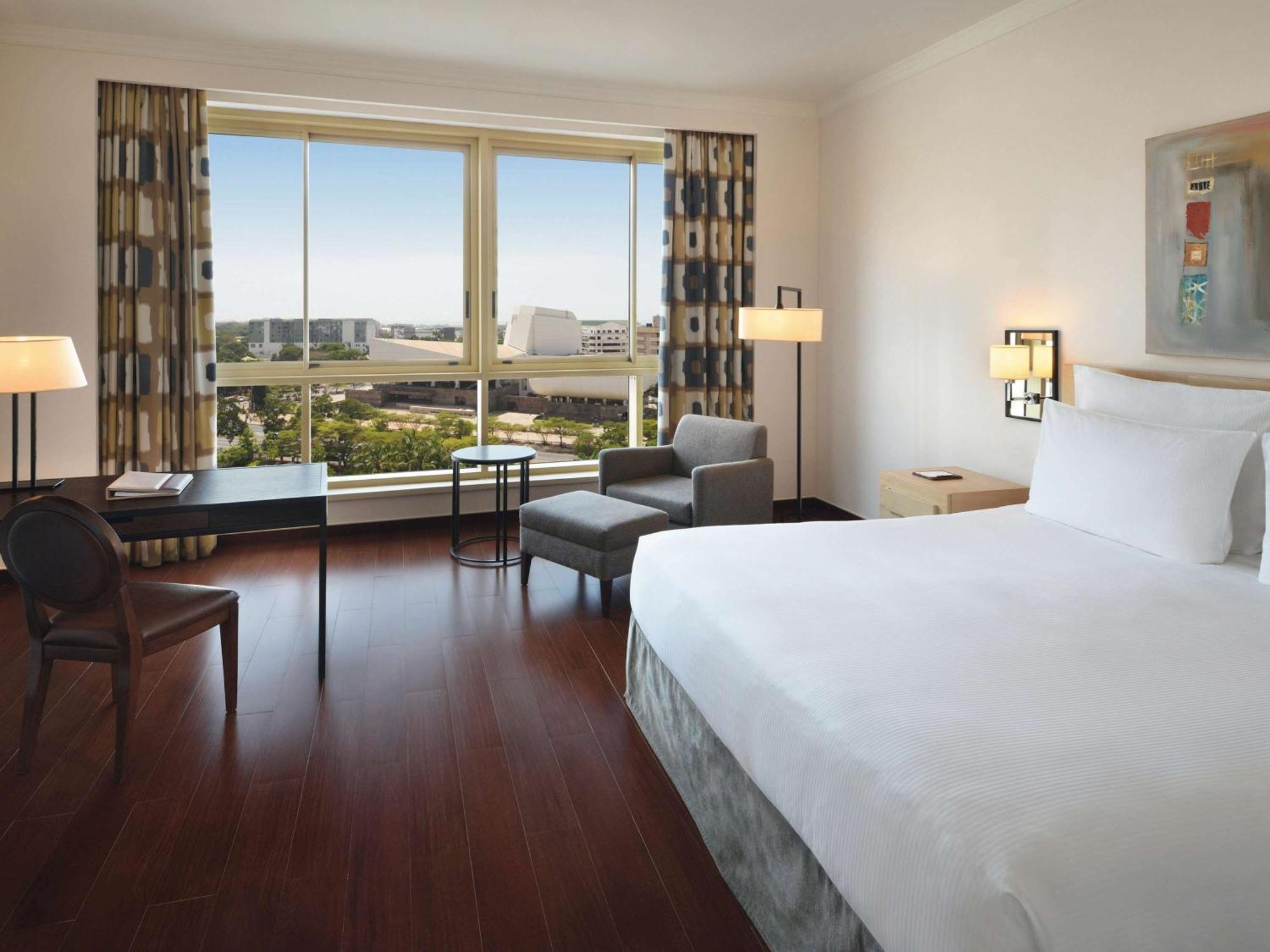 Moevenpick Ambassador Hotel Аккра Екстер'єр фото