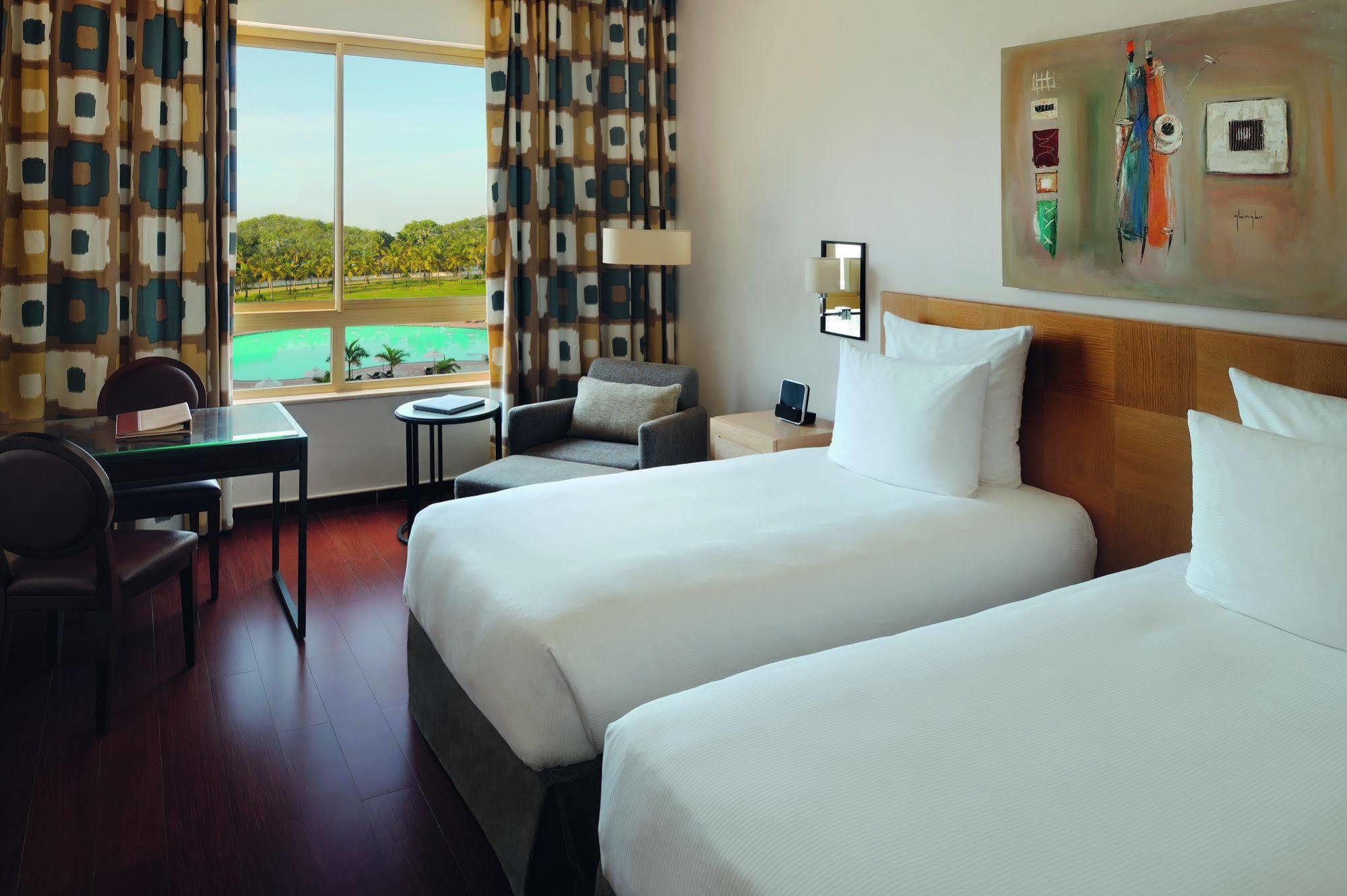 Moevenpick Ambassador Hotel Аккра Екстер'єр фото